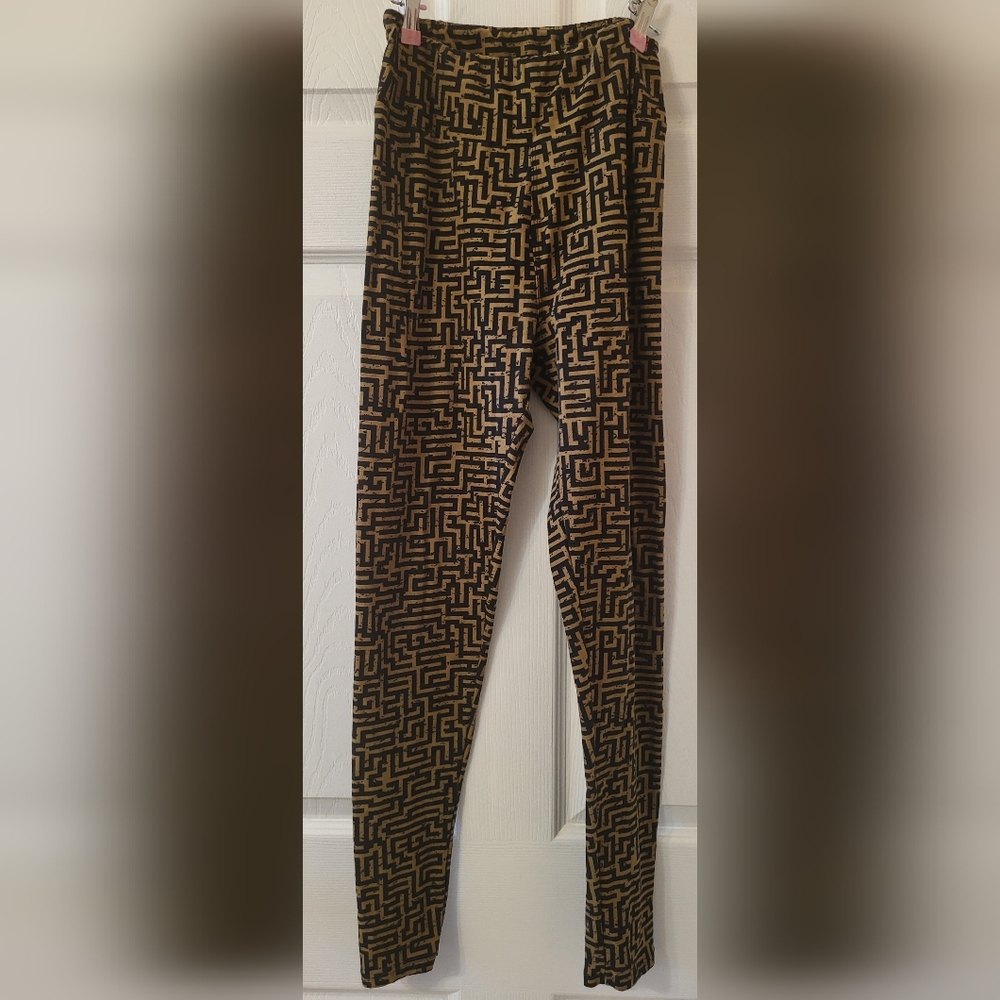 LuLaRoe Black and Gold Maze Leggings